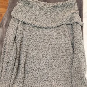Cozy cowl neck barely worn